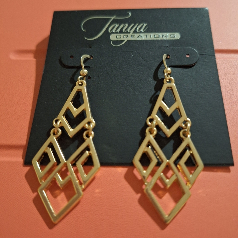Gold Geometric Earrings NWT Pierced‎ - Picture 3 of 3